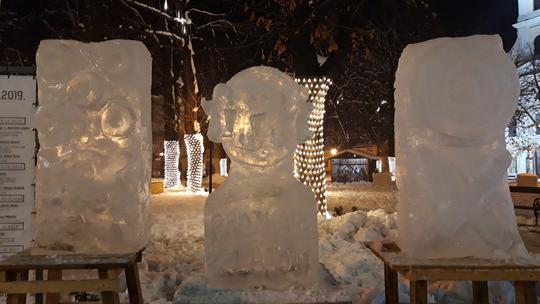 Ledene skulpture koje su izradili članovi Udruge Slama