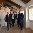 Župan Damir Bajs i ravnatelj Fonda Dubravko Ponoš obišli su radove na Osnovnoj školi Garešnica u sklopu kojih će se obnoviti i školsko-sportska dvorana