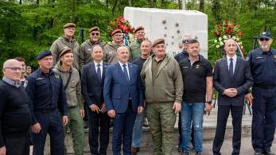 storyeditor/2026-05-21/Lika_-_slika_-_B_slager.jpg