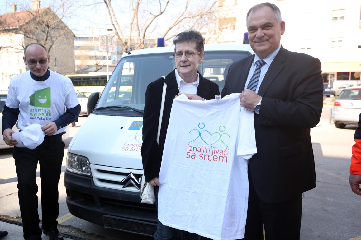 Župan Boban donirao sanitetsko vozilo 'Iznajmljivačima sa srcem'