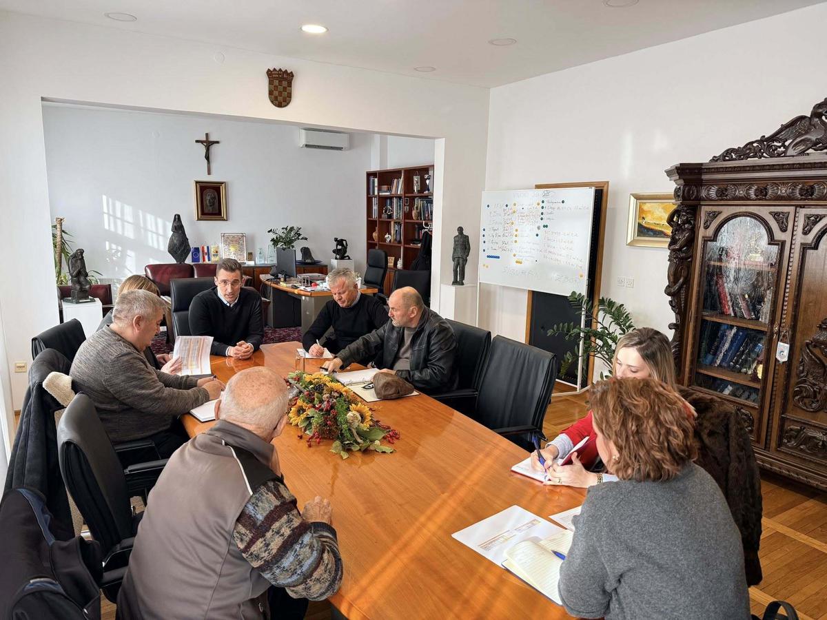 Sastanak gradskih vlasti s umirovljeničkim predstavnicima