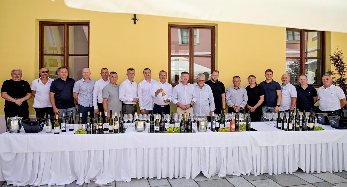 Osam srebrnih i 36 brončanih medalja na Decanteru za 19 vinarija