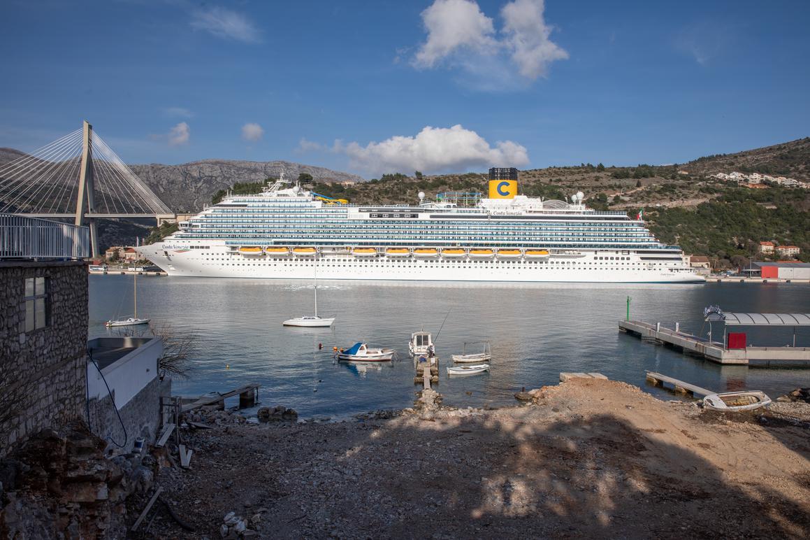 Četiri tisuće putnika stiglo u Dubrovnik novim kruzerom Costa Venezia