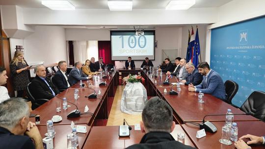 ŽUPAN Blaženko Boban naglasio je kako je cilj do kraja mandata osigurati sredstva za ukupno 100 sportskih objekata