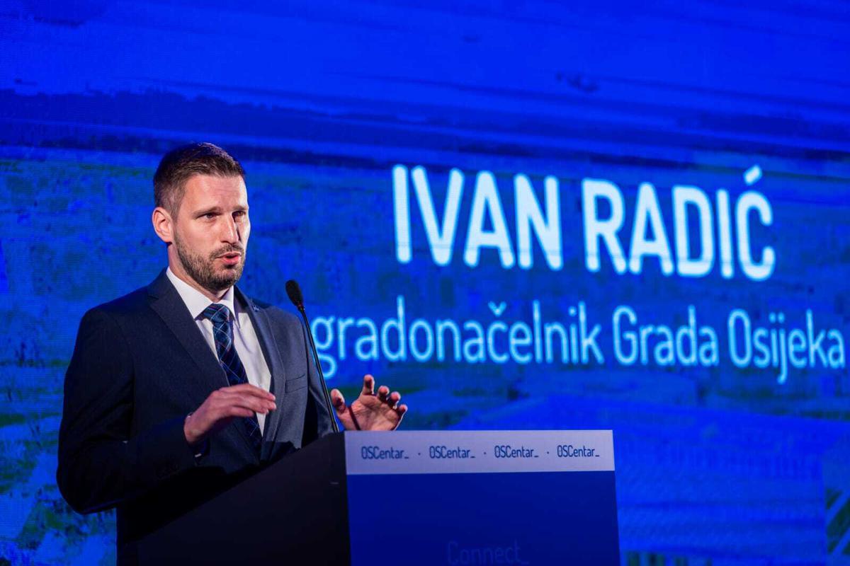 ZAHVALJUJUĆI europskom novcu i dalje ćemo pridonositi podizanju kvalitete života naših sugrađana, poručuje osječki gradonačelnik Ivan Radić