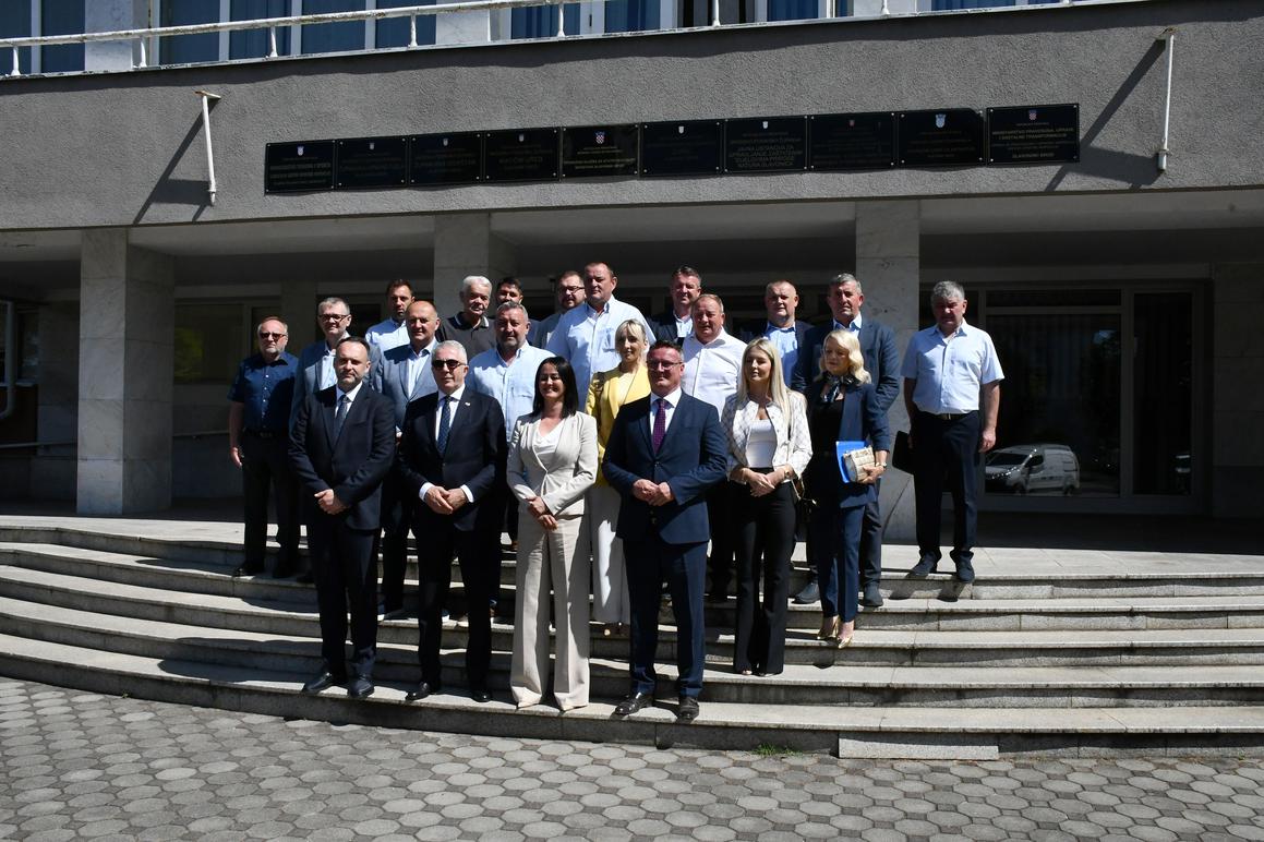 Konstituiran novi saziv skupštine, Pero Ćosić novi-stari predsjednik