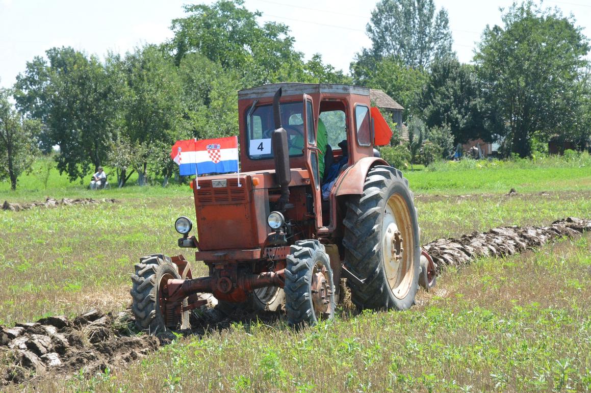 Još uvijek ima mladih koji žele ostati u Hrvatskoj, raditi na zemlji i živjeti od toga