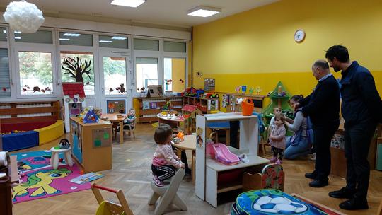 S obzirom na iznimno velik interes za upis u Dječji vrtić Popovača Grad uređuje alternativni prostor do izgradnje novog vrtića