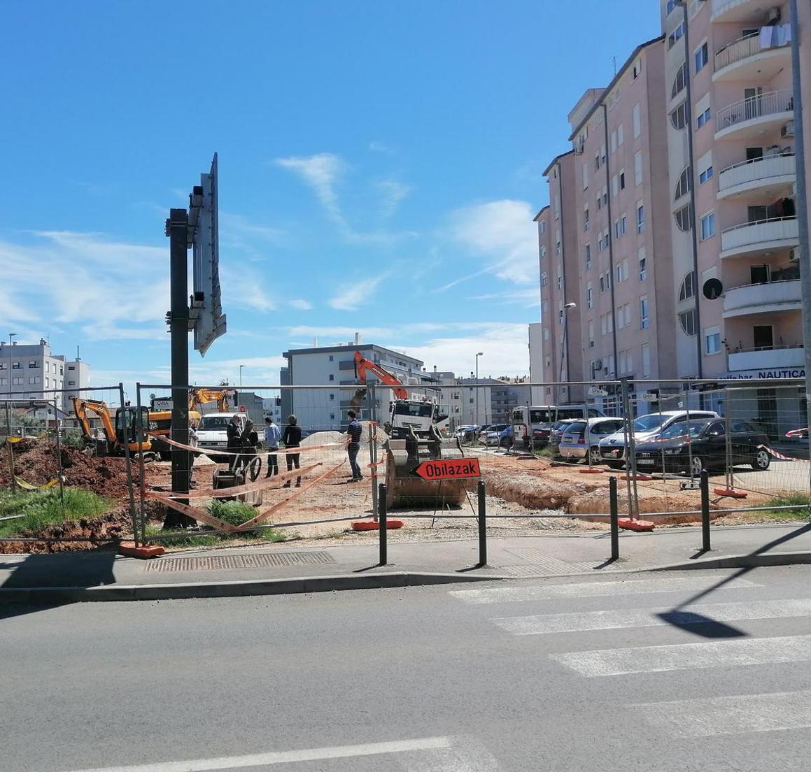 U tijeku gradnja javnog parkirališta u Valturskoj ulici