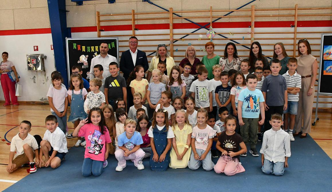 U školu krenulo 45 mališana, drugu je godinu više prvašića