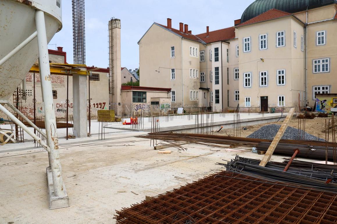 Niče gimnazijska dvorana koju su iščekivale generacije učenika