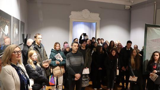 IZLOŽBA 16 suvremenih umjetnika otvorena je u Galeriji Koprivnica