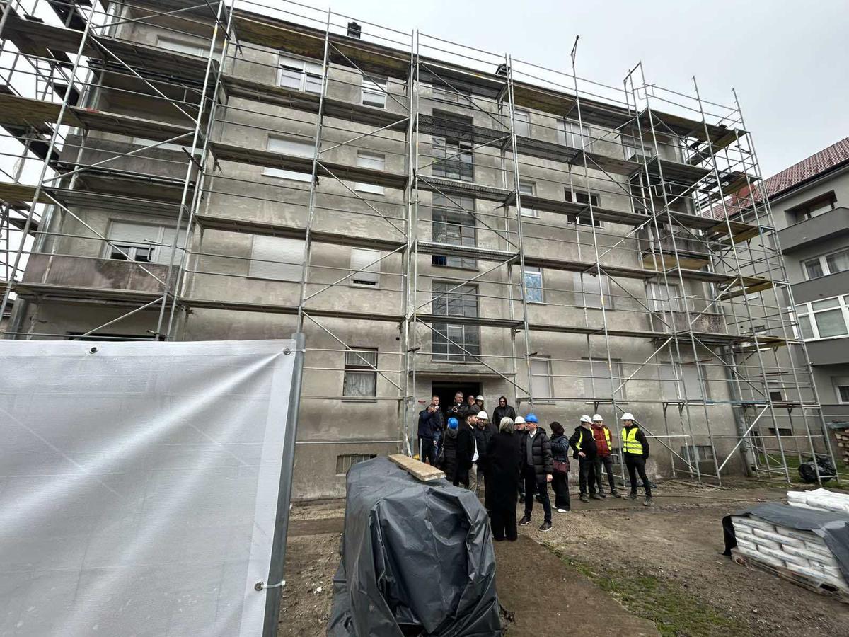 Zgrada u Ulici biskupa Kvirina u konstrukcijskoj je obnovi