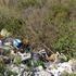 Neodgovorni građani u prirodi ostavljaju smeće, ali i olupine automobila