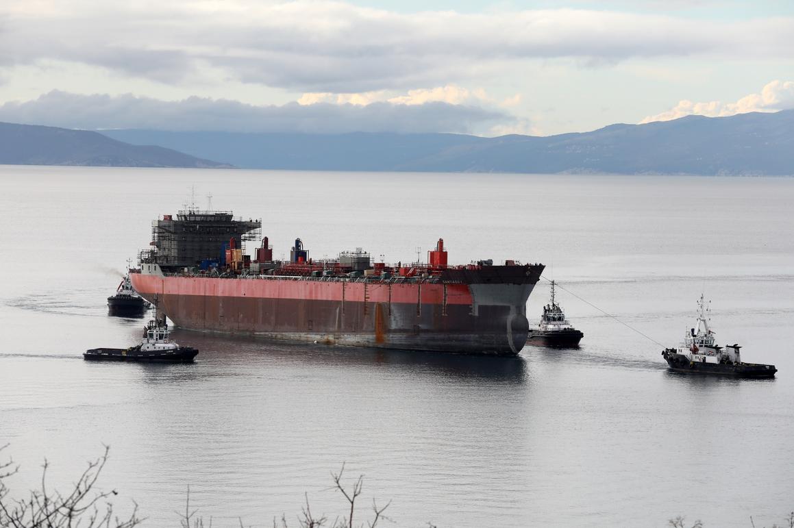 Brod Santiago uplovljava u brodogradilište Viktor Lenac