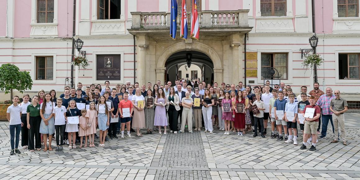 Ove školske godine učenici se s natjecanja vratili sa 101 medaljom