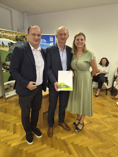 Za uređenje prostora ispred društvenog doma i dječjeg igrališta 20.000 €