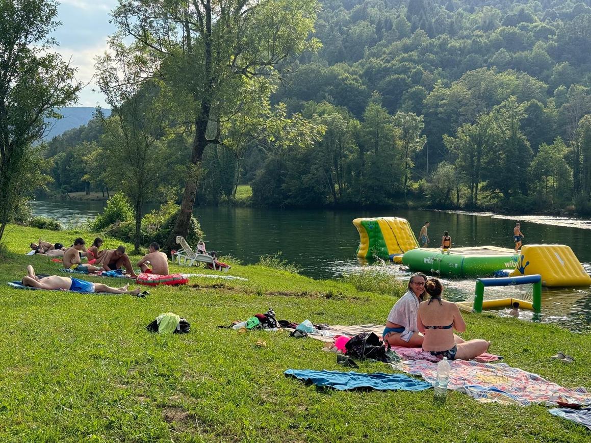 Osvježenje na Kupi u Gorskom kotaru na sat vožnje od Zagreba