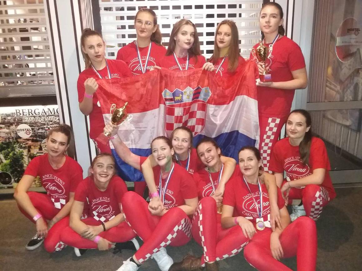 Plesačice Vivone osvojile pet zlatnih medalja
