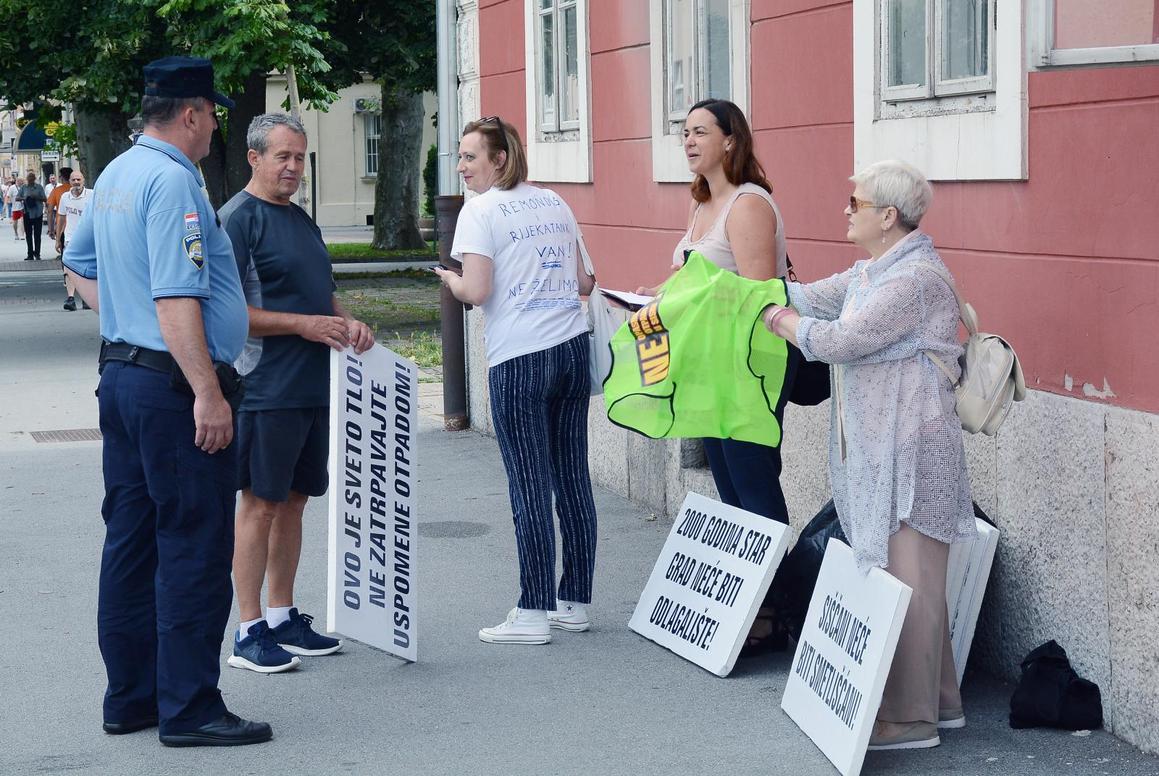 Prosvjed građanske inicijative 'Siščani ne žele biti Smetlišćani'
