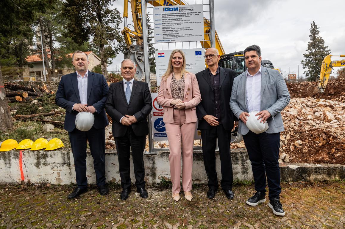 Kamen temeljac u Dugopolju pokrenuo i investicijski ciklus na čijoj je listi 25 škola