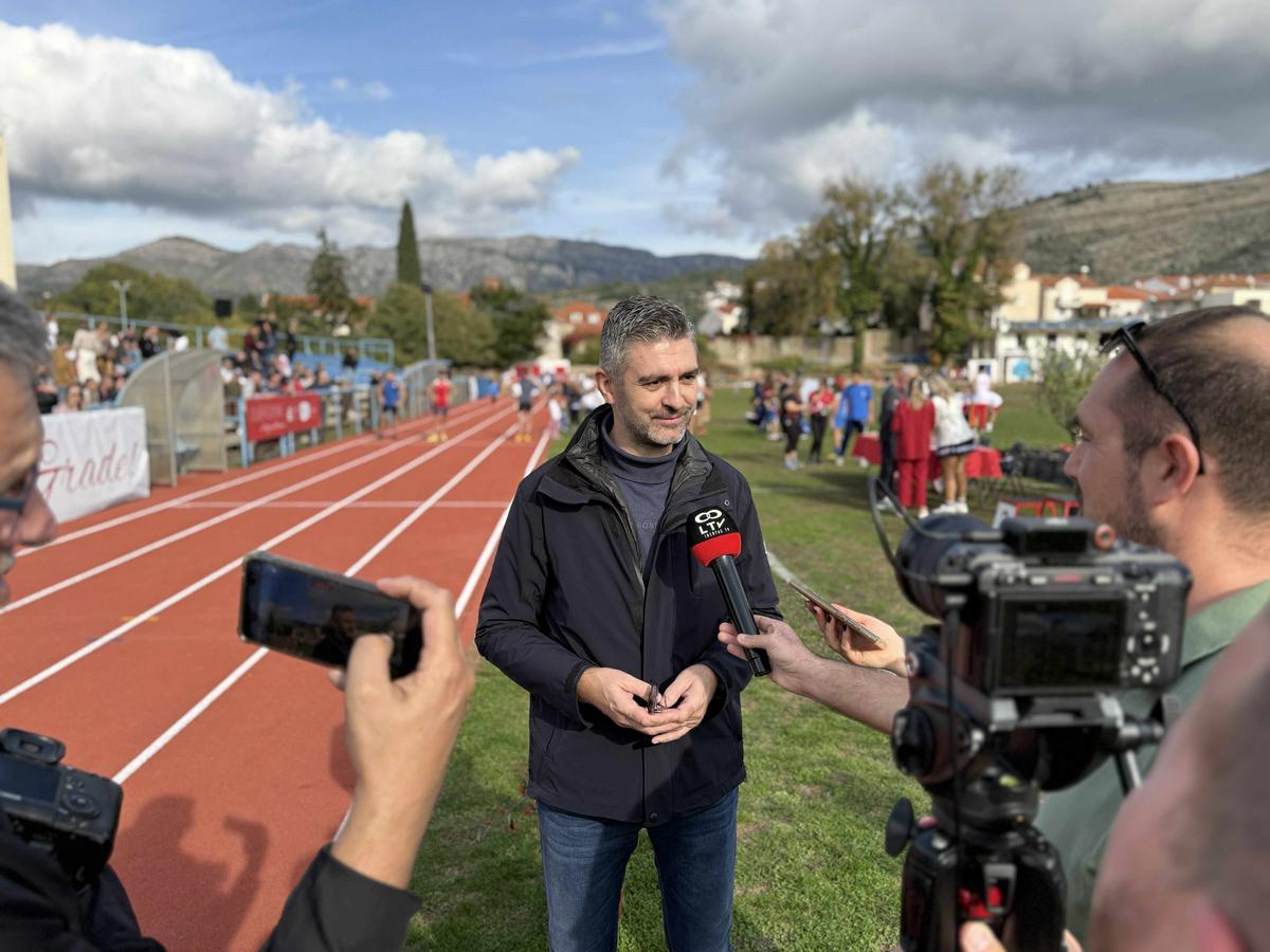 Staza ispunjava sve uvjete Hrvatskog atletskog saveza za treninge i određena natjecanja, a posebno će potaknuti daljnji razvoj mladih atletičara
