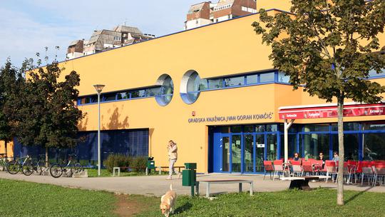 Gradska knjižnica u Karlovcu