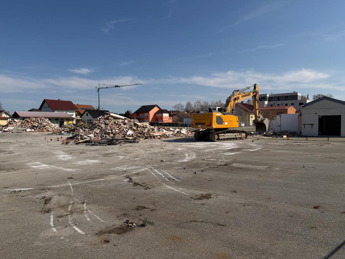 Prostor se pretvorio u gradilište, a radovi će se dovršiti u ožujku iduće godine