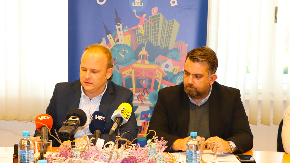 Gradonačelnik Mišel Jakšić i pročelnik Tomislav Golubić. Čelni čovjek Koprivnice naglašava kako su financije Grada stabilne te da iduće godine neće doći do povećanja poreza na dohodak