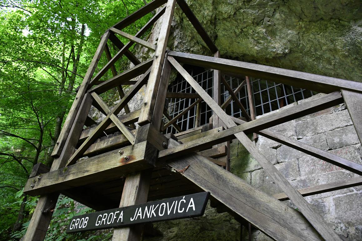 Zlatna plaketa za Javnu ustanovu Park prirode Papuk