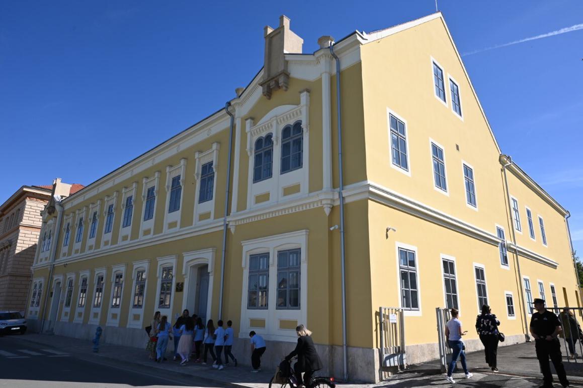 Petrinjska knjižnica dobila suvremeno uređen prostor od 1100 kvadrata