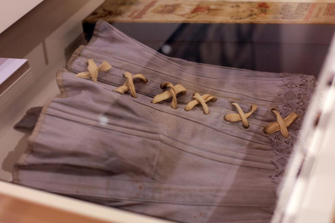 U muzeju Slavonije razgledajte neobičnu modu rokokoa i secesije