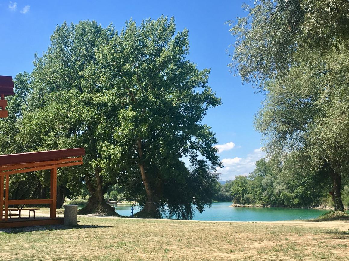 Natjecanja u piknik-zoni jezera  Zajarki, na popularnom Bageru