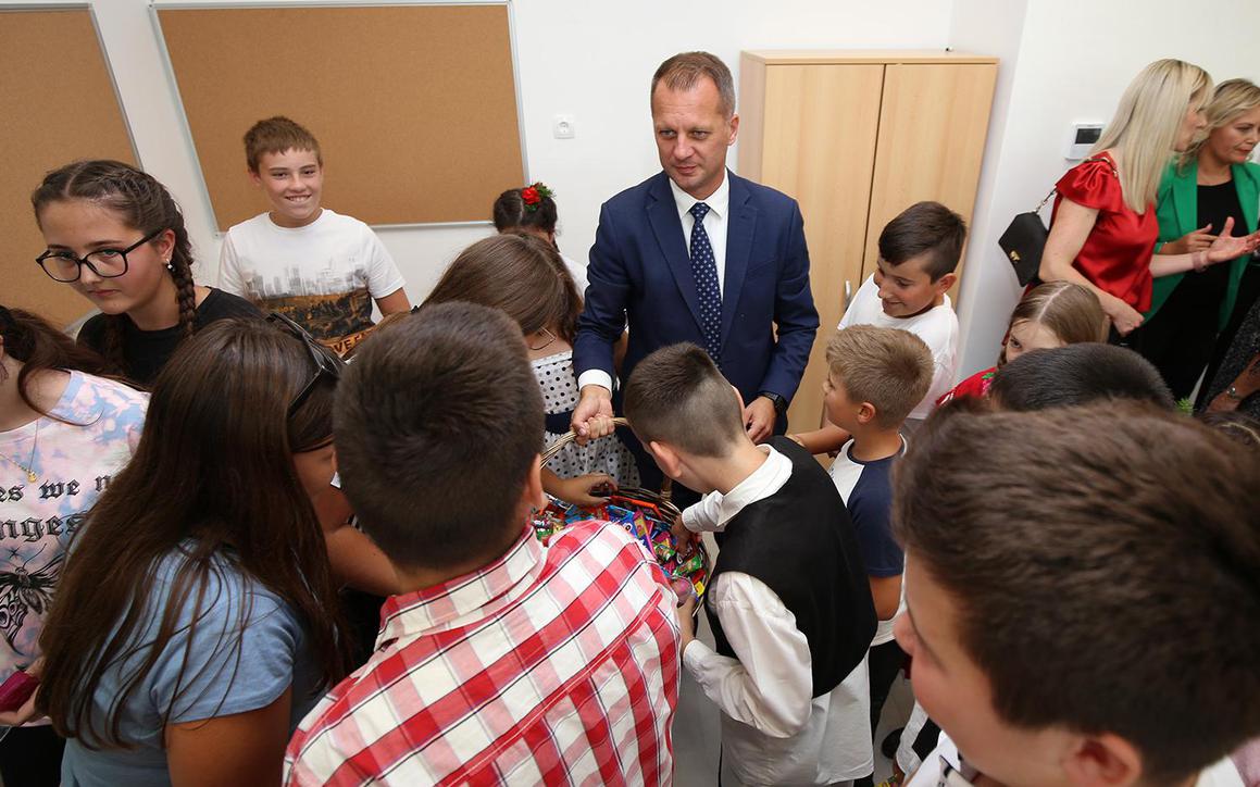 Andrović: Nema zaustavljanja, kod nas se istovremeno dovršava, gradi i planira