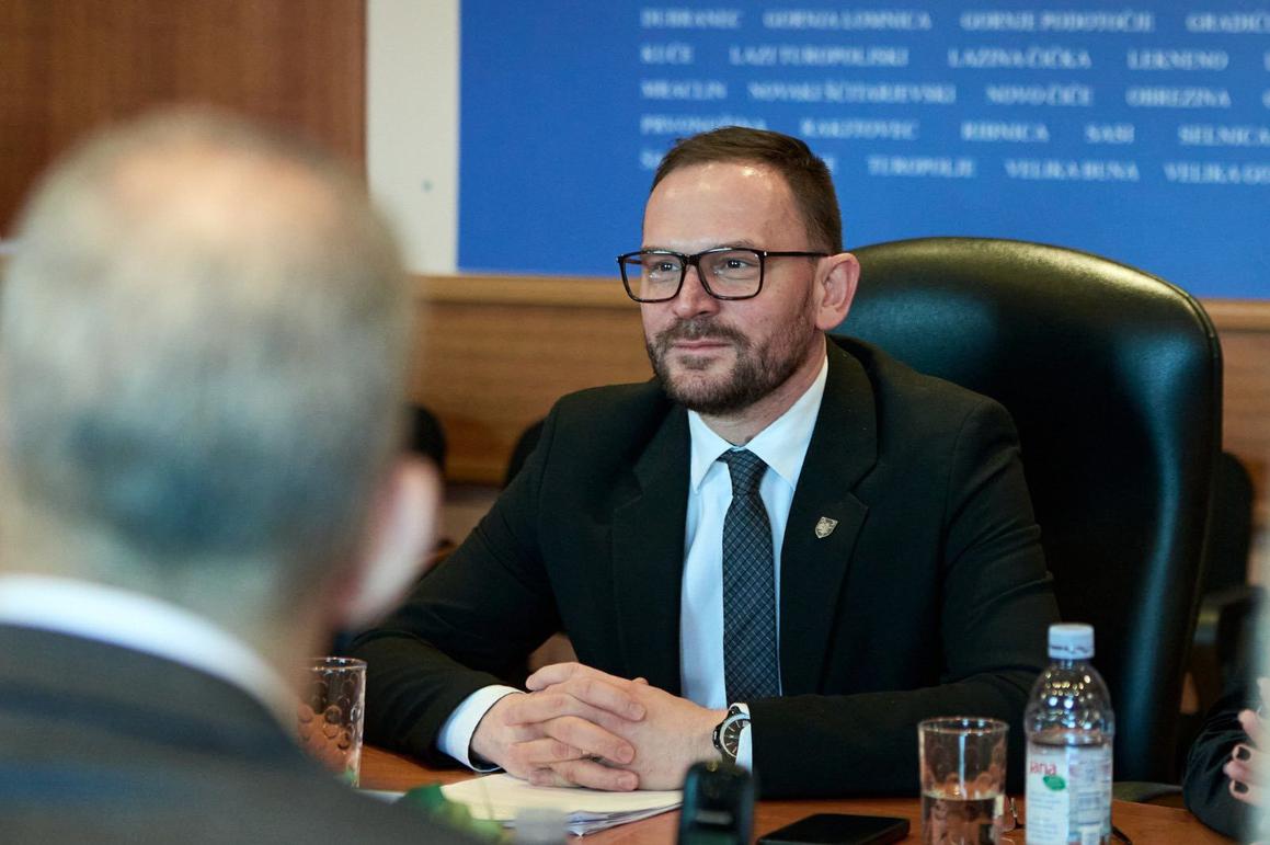 Za školsku infrastrukturui razvojne projekte 100 milijuna €