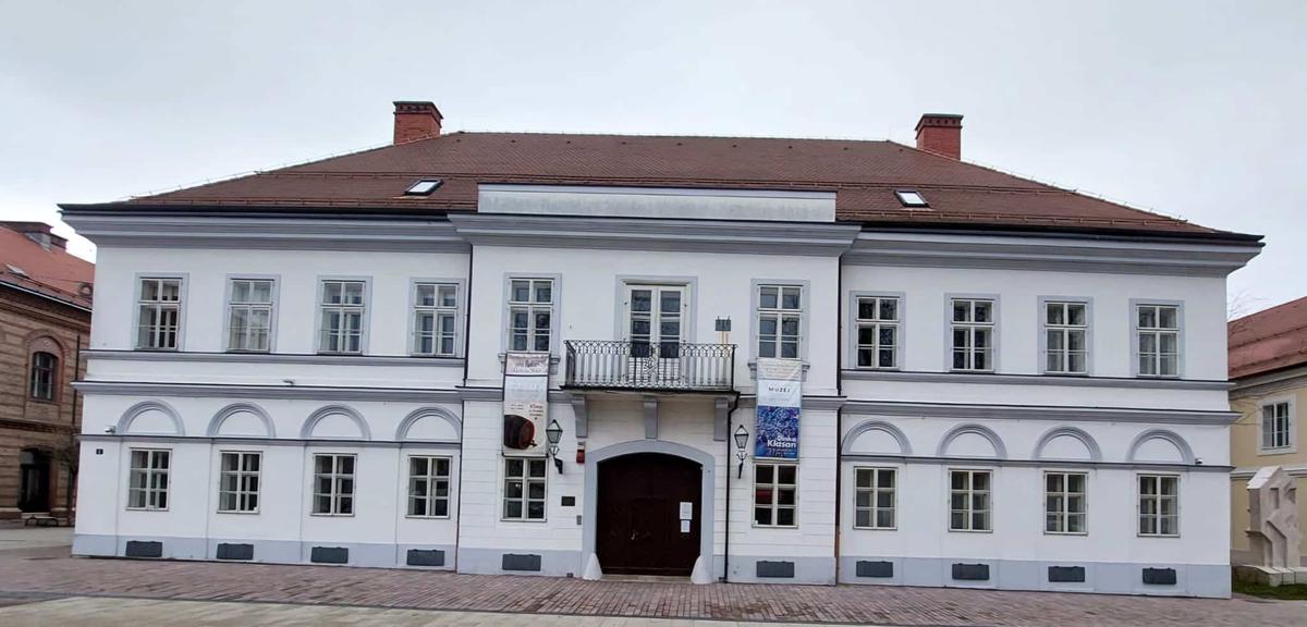 storyeditor/2025-08-01/GRADSKI-MUZEJ-IDE-U-ENERGETSKU-OBNOVU-_-POTPISAN-UGOVOR-S-IZVODACEM-RADOVA-11.jpg Temeljita obnova zahvatila je i zgradu Gradskog muzeja Bjelovar