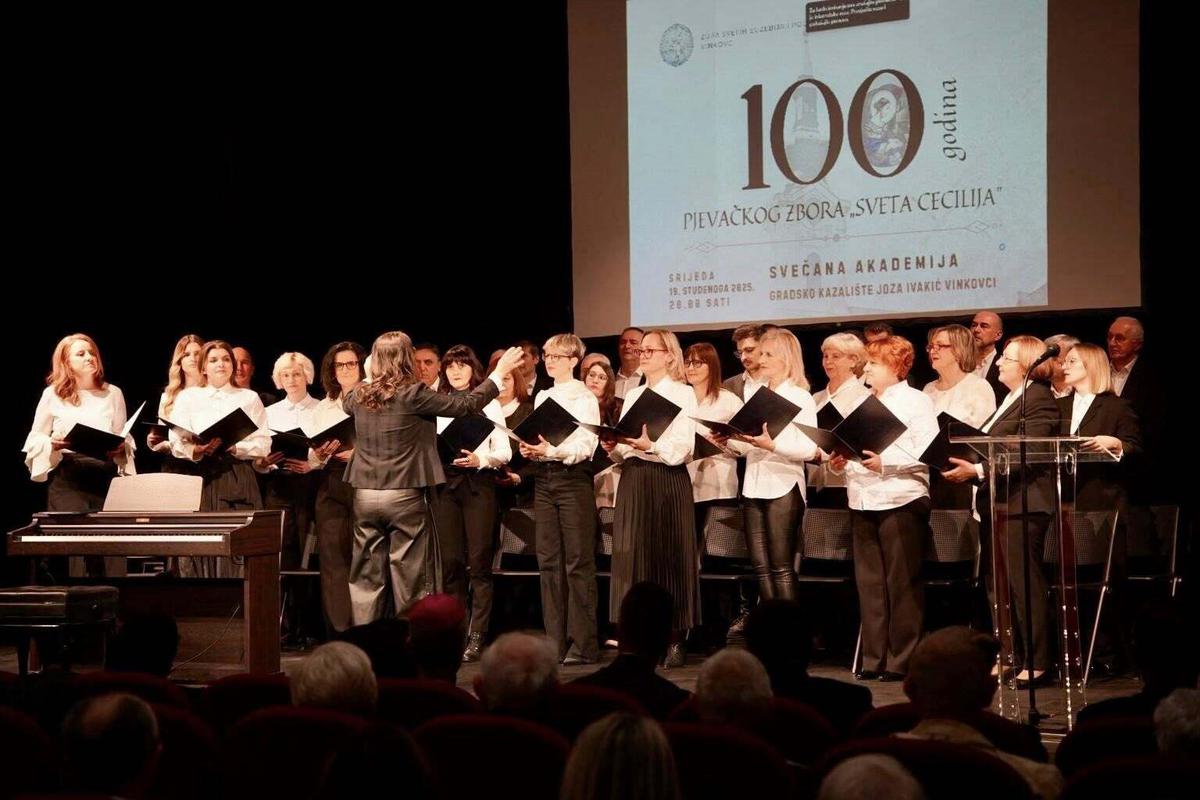 Na svečanoj akademiji dodijeljene su zahvalnice zaslužnima i dugogodišnjim članovima
