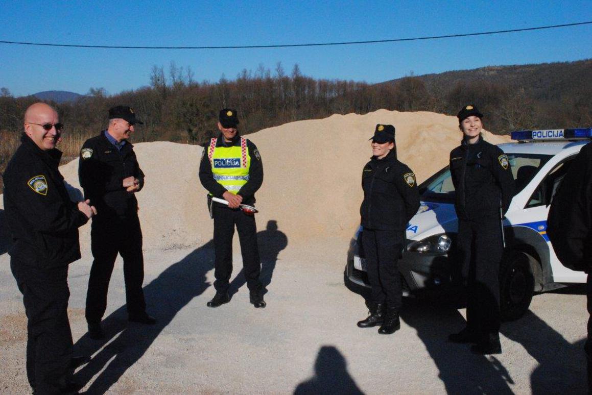 Župan posjetio djelatnike Postaje granične policije Gračac