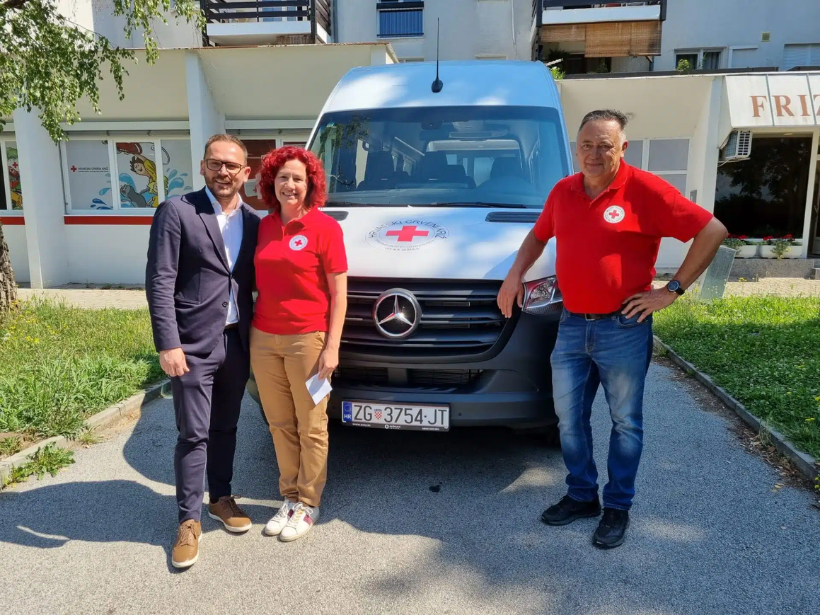 Gradsko društvo Crvenog križa dobilo novo kombi vozilo