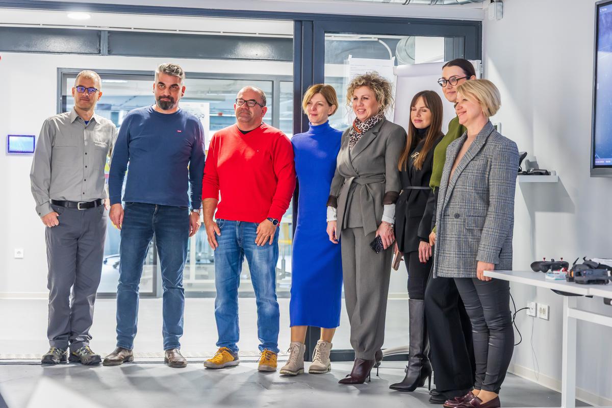 ULAGANJA u mlade, digitalna transformacija i kvalitetno obrazovanje među ključnim su prioritetima Splitsko-dalmatinske županije koja je izabrala svoj smjer razvoja kroz puttem stupa: digitalna, izvrsna, uključiva i zelena Dalmacija