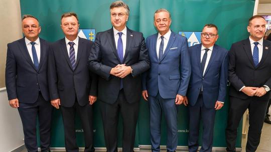 Na proslavu 32. rođendana Županije stigli su brojni uzvanici, među ostalim i predsjednik Vlade RH Andrej Plenković s potpredsjednikom Vlade i ministrom poljoprivrede Davidom Vlajčićem i suradnicima