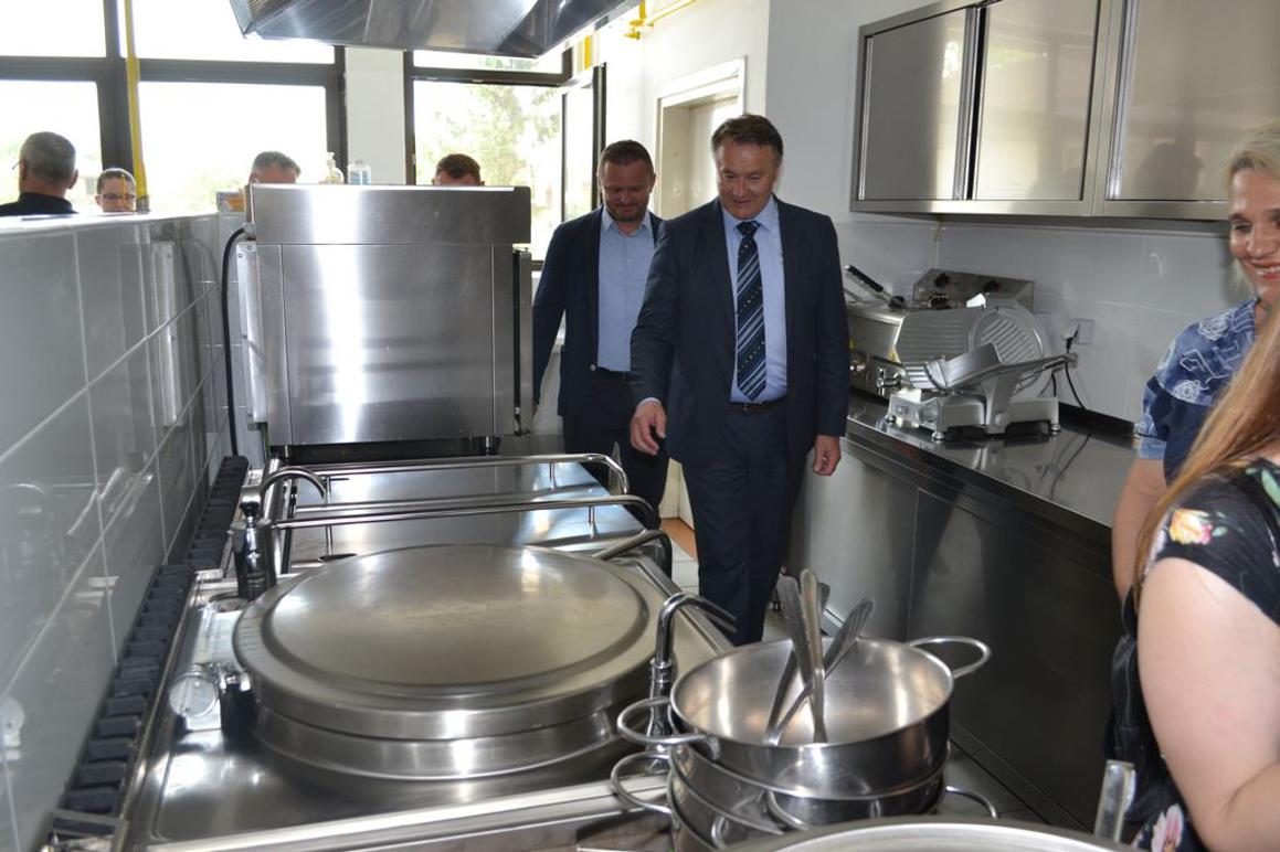 Službeno otvorena obnovljena školska kuhinja u Lekeniku