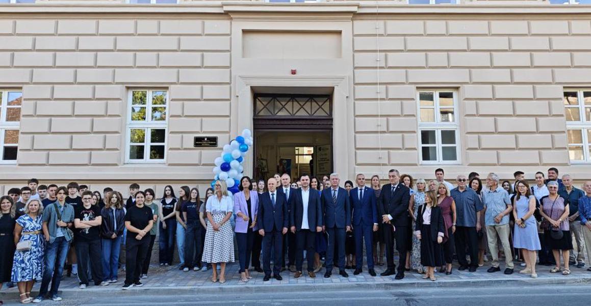 Petrinjska se gimnazija vratila u matičnu školu u centru grada