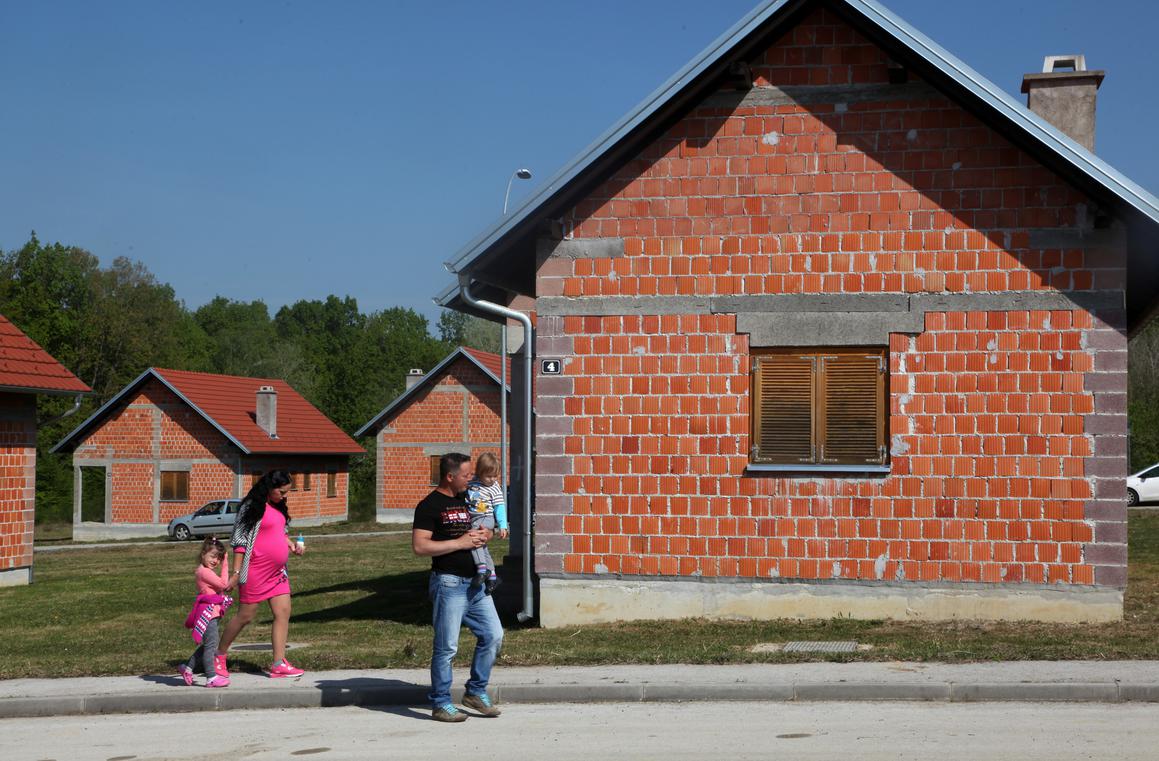 Kosovski Hrvati u Dumačama uskoro će dobiti kuće u vlasništvo