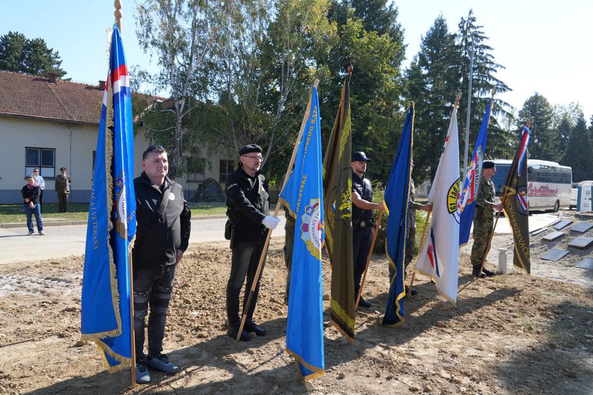 Obilježen Dan branitelja i35. obljetnica preuzimanja vojarne