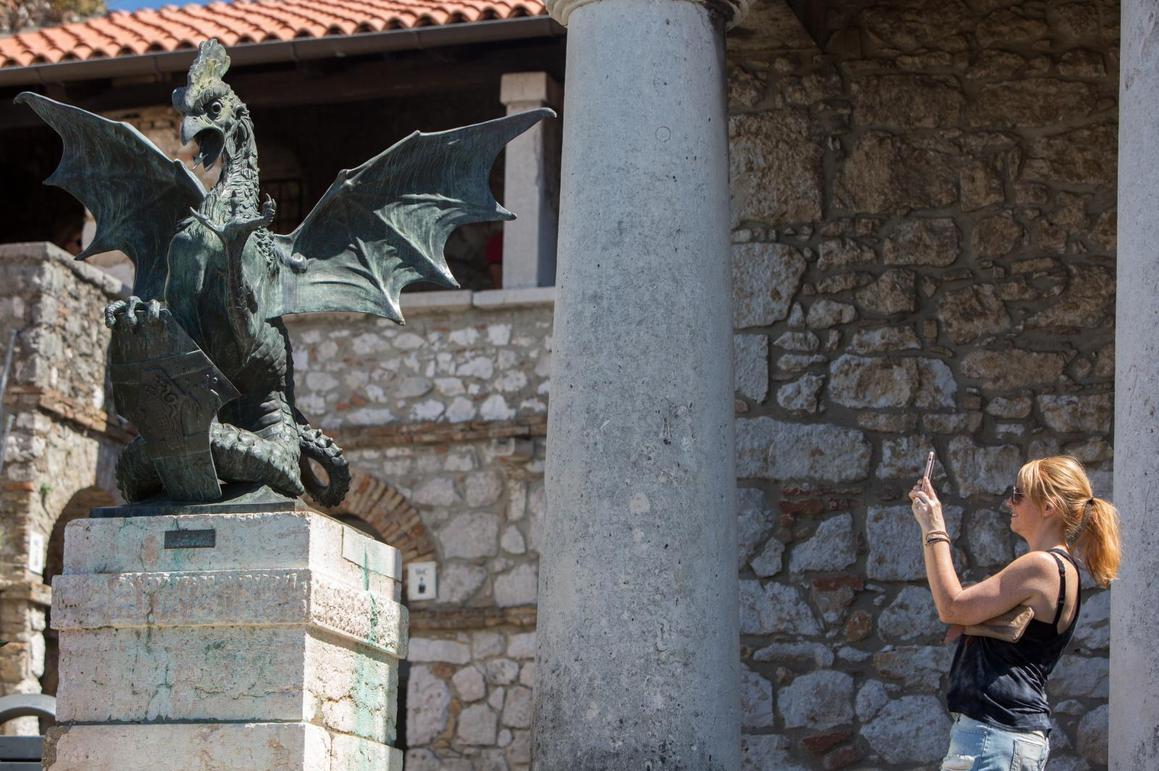 Turisti uživaju na Trsatskoj gradini