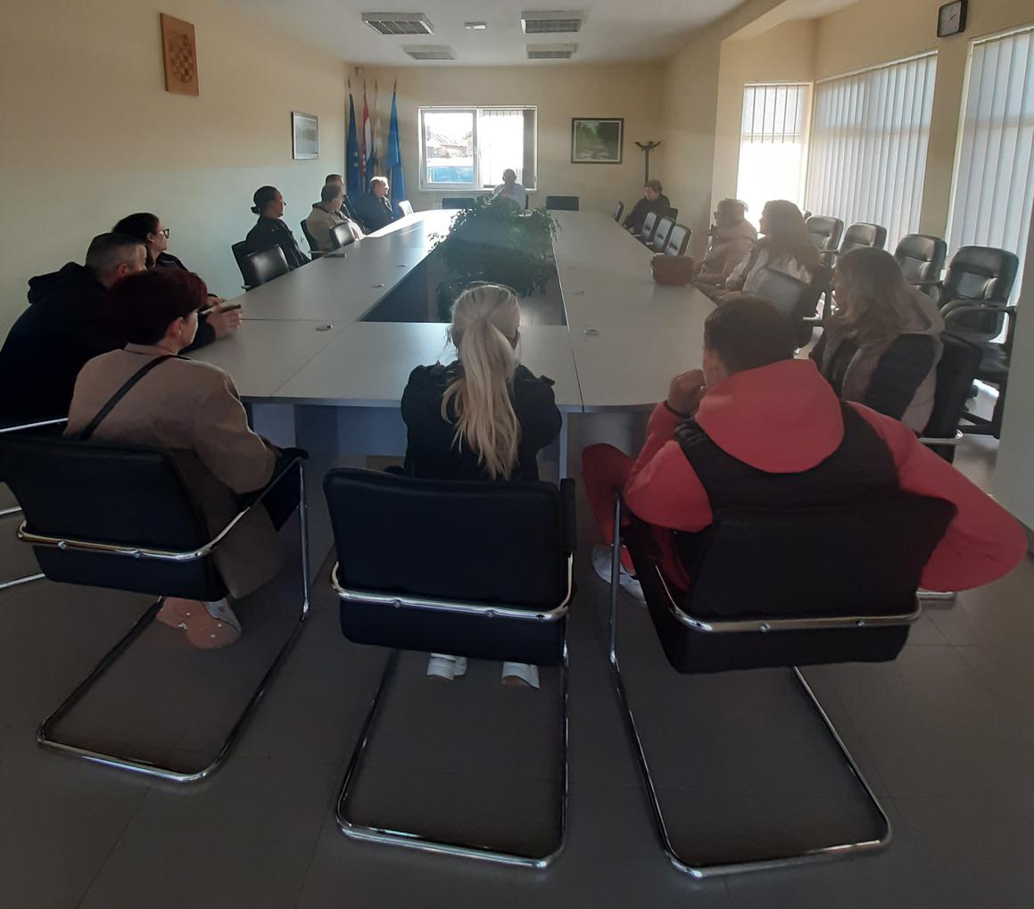 Srednjoškolcima 700, a studentima 1400 eura godišnje stipendije