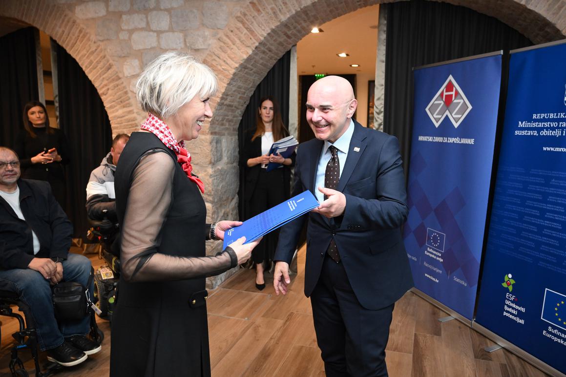 Kreće se u realizaciju projekta centra za autizam na Trsteniku