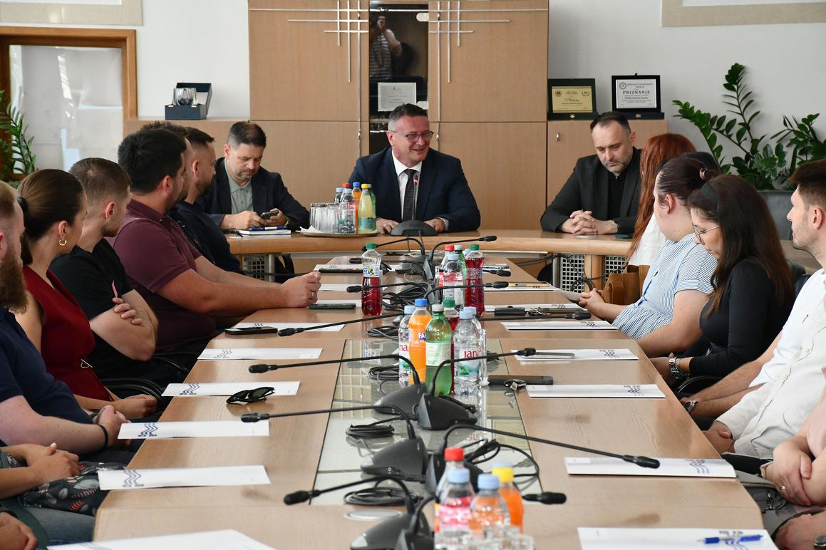 Cilj nam je pomoći mladima na početku njihova samostalnog života
