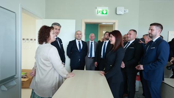 storyeditor/2025-10-10/Gimnazija_1__1_.jpg
